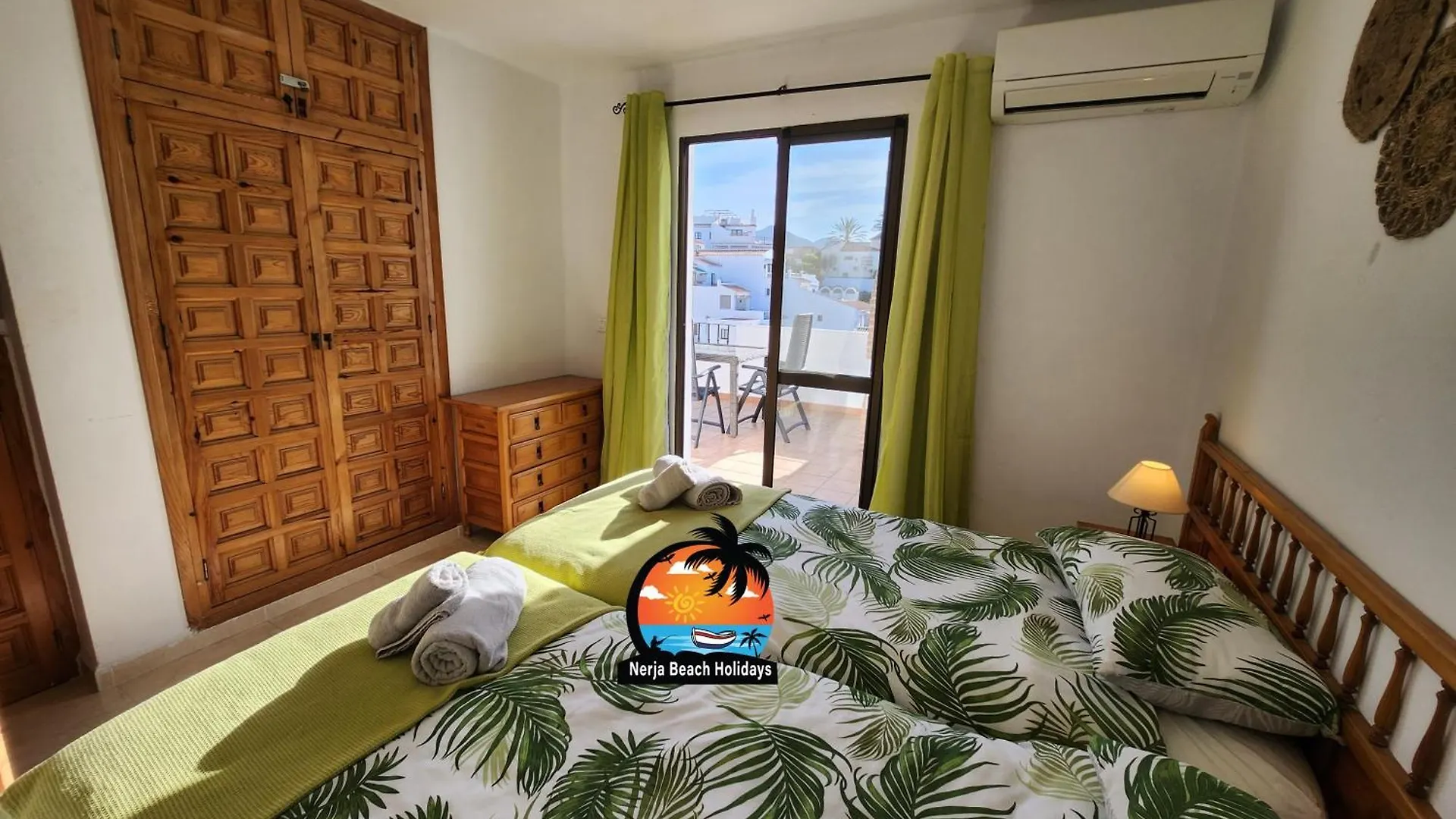 Spacious 2 Bed, 2 Bath In Capistrano Playa, Nerja Spain